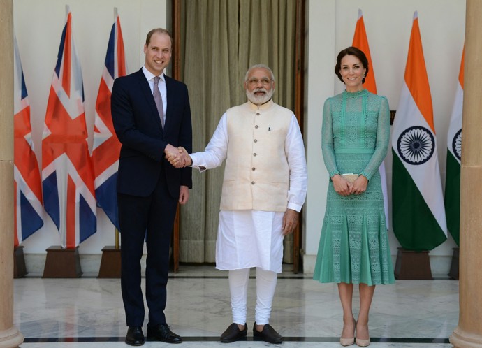 Na oběd s indickým premiérem v dubnu 2016 oblékla Kate Middleton nefritové šaty z dílny Temperley London.