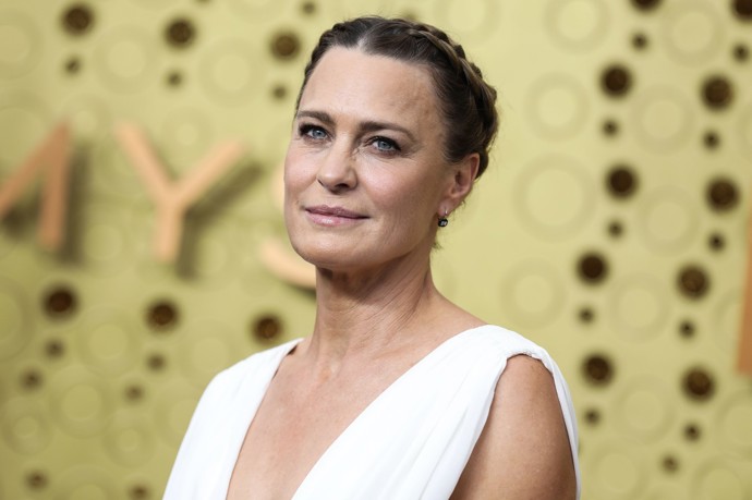 Že má Robin Wright už ve tváři vepsáno pár drobných vrásek? Těch si zaručeně nikdo ani nevšiml.