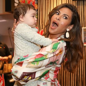 Na chloupky přitom herečka trpí. Jak přiznala, její tatínek byl zarostlý jako medvěd a ona to zdědila po něm. Stačí prý, aby jí po holení naskočila husí kůže, a může začít znovu.