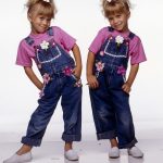Dvojčata Mary-Kate a Ashley Olsenovy na snímku z roku 1987, kdy excelovala v komediálním seriálu Plný dům.