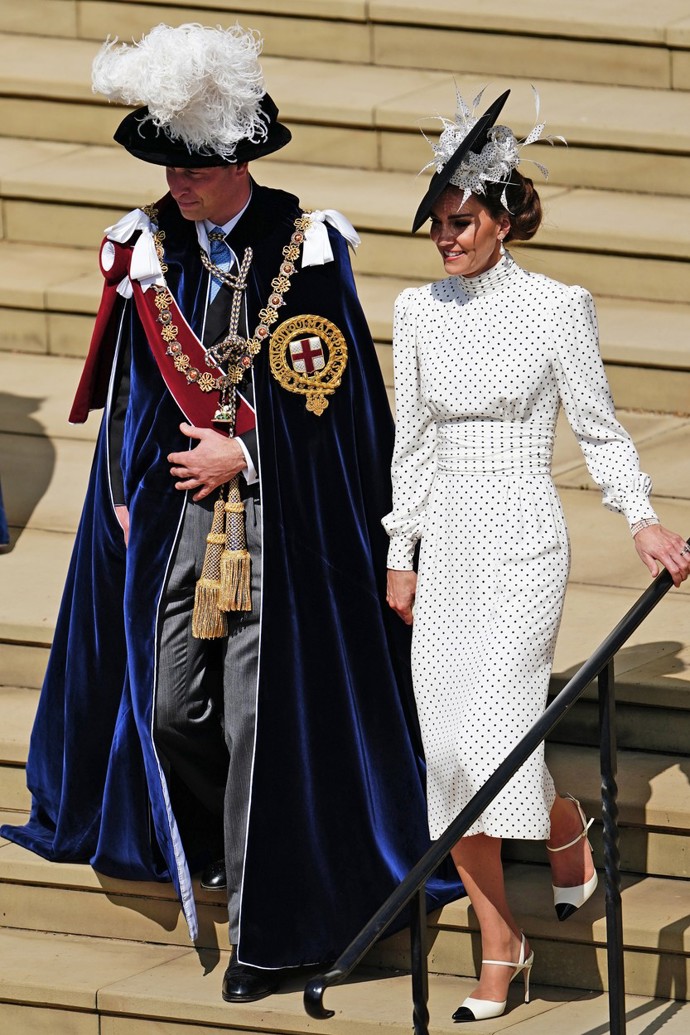 Princ a princezna z Walesu na ceremoniálu v kapli sv. Jiří na hradě Windsor. 