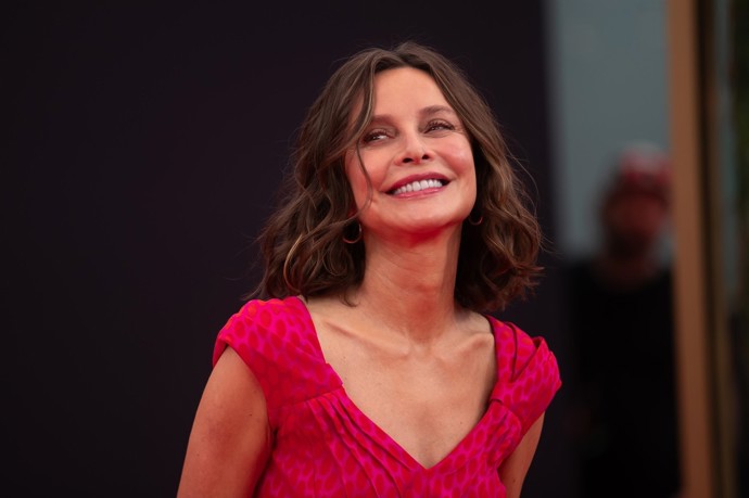 Calista Flockhart vypadá lépe než v době, kdy natáčela seriál Ally McBealová. Zásluhu na tom zřejmě má i spokojené manželství s Harrisonem Fordem.