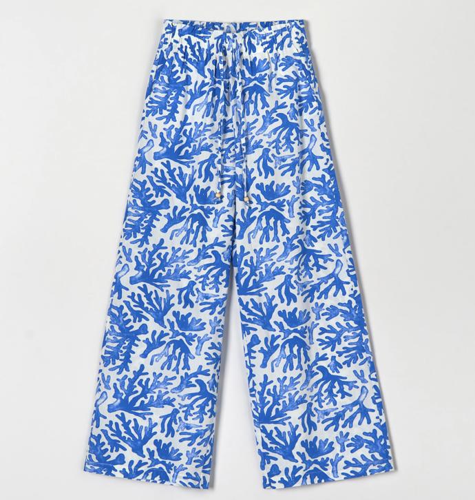 Vzdušné kalhoty patří k nejtypičtějším střihům letošní letní sezony. (Sinsay, 419 Kč)