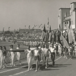 Takto pochodovali cvičenci tentýž rok v Plzni.