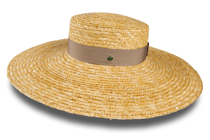 Širák. To je model, který pro toto léto nutně potřebujete. (Tonak, 3 100 Kč)
