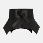 Luxusní maximalismus v podání značky Loewe. (19 000 Kč)