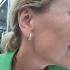 Náušnice dostala Jitka za narození své dcery Báry.