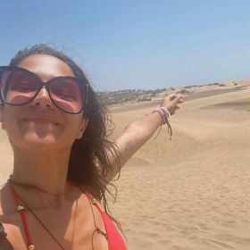 Eva Burešová se pochlubila fotkou z pouště, kam oblékla vášnivě červené plavky.