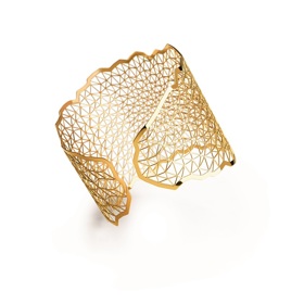 Set Ester Geislerové doplnil náramek ze stejné kolekce, ten stojí 121 500 Kč.