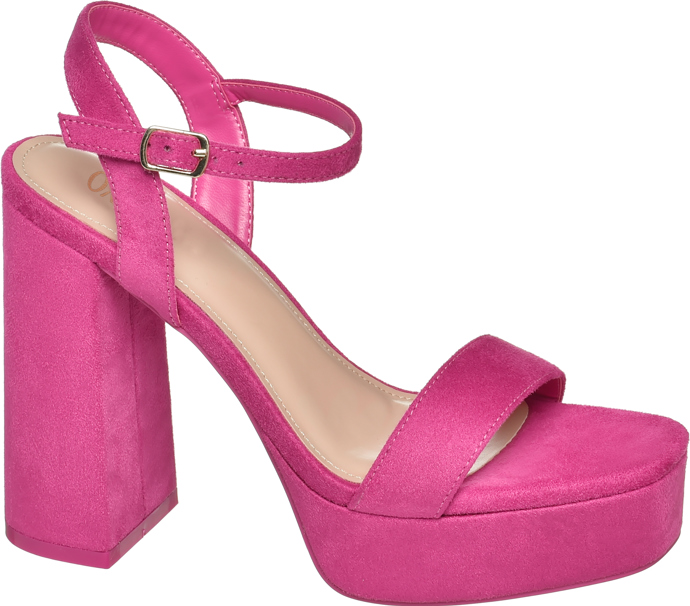 Sandály na vysokém podpatku i platformě v ostře růžovém tónu doladí i jiné outfity než ty pro Barbie. (Deichmann, 899 Kč)