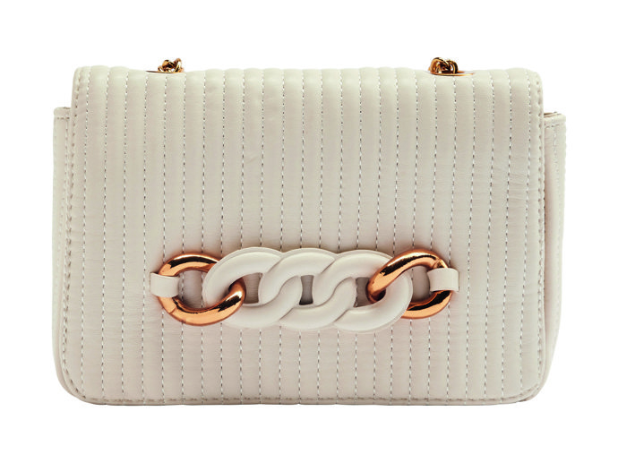 Dostupnou variantu ve třech barevných provedeních – smetanové, zelené a černé – nabízí značka Deichmann. (649 Kč)