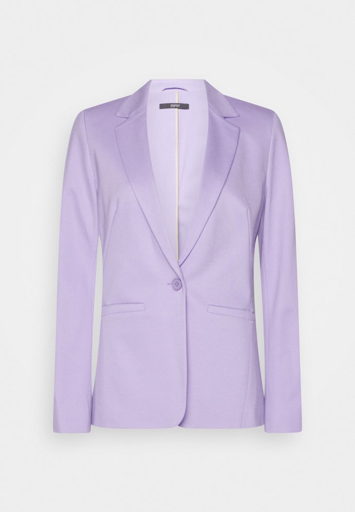 Sako klasického střihu v pastelových tónech. (Esprit, 3 199 Kč)