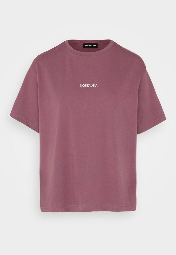 Někdy stačí pouze jedno slovo. (Even&Odd, 450 Kč)