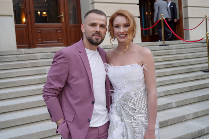 Na filmový festival ji doprovází kamarád Josef Mádle.