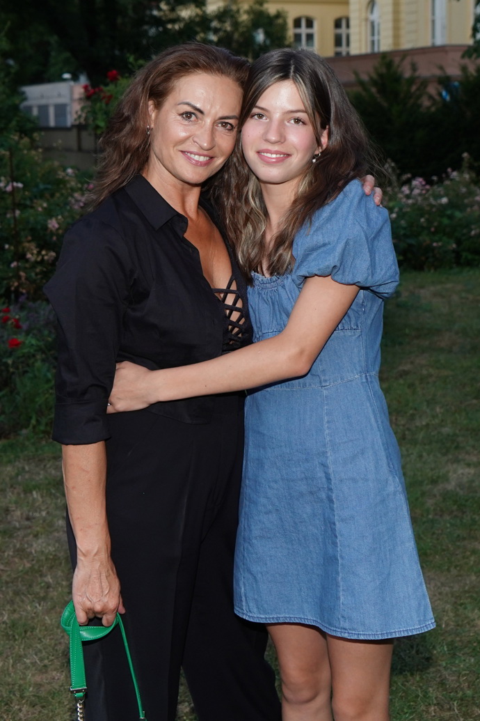 Cvičitelka Hanka Kynychová vyvedla na představení finalistů Muže roku svoji dceru. 