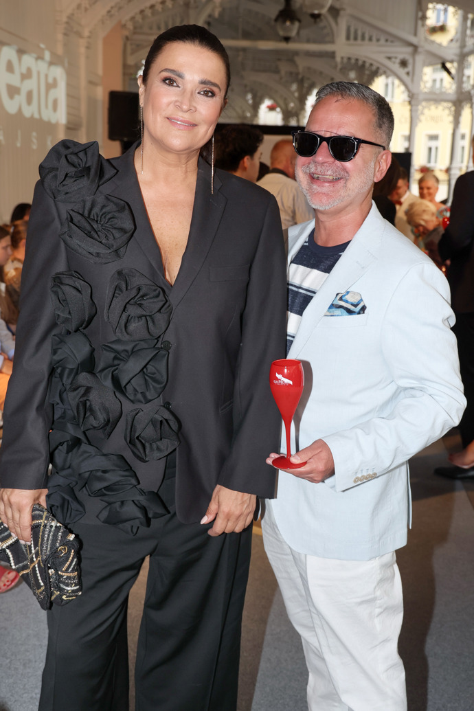 Mahulena Bočanová v doprovodu stylisty Martina Gruntoráda.