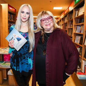 Jana Fabiánová je dcerou zesnulé zpěvačky Nadi Urbánkové.