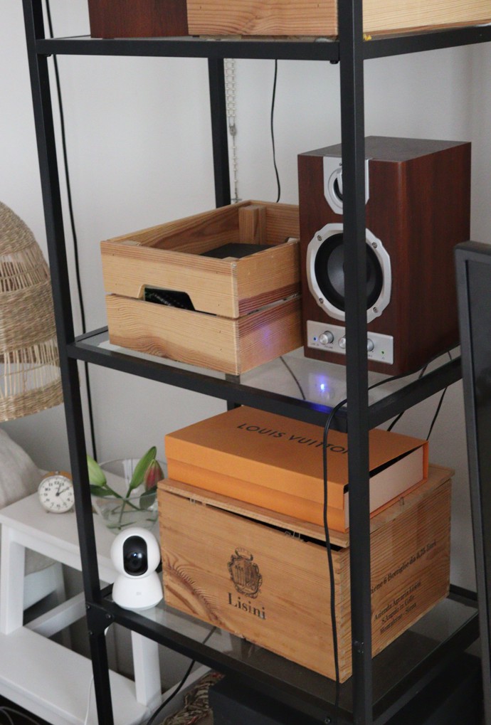 Jak je vidno, doma si ráda pouští hudbu z kvalitních reprobeden.