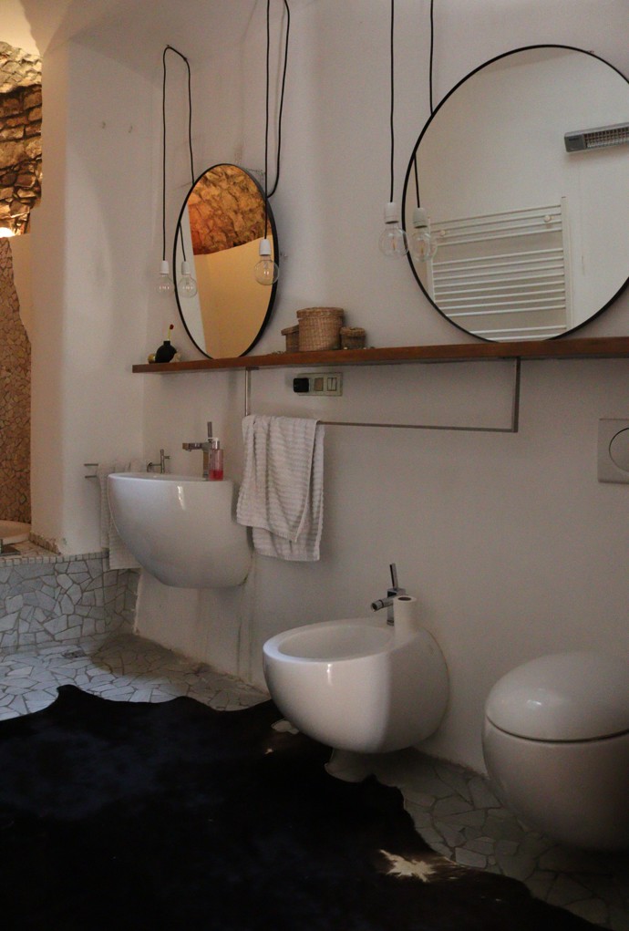 Prostor koupelny je zároveň vybaven velmi moderně.