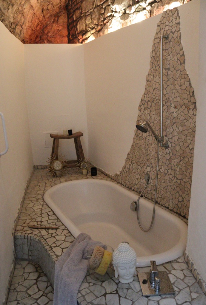 Veronika Petruchová říká, že hodně času ráda tráví ve vaně, kde rozjímá a cítí se v bezpečí.