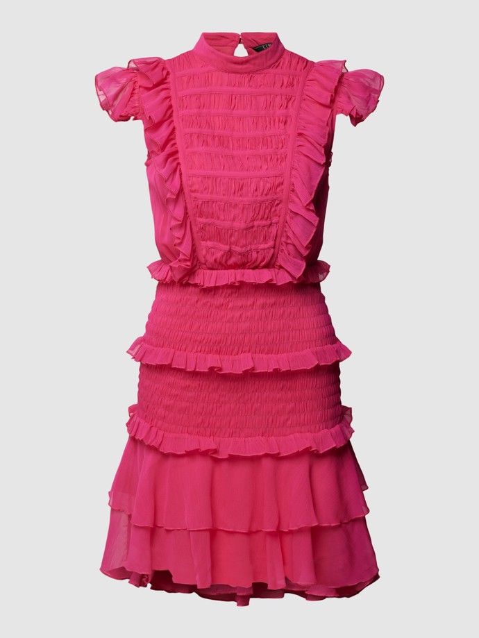 Šaty s volánkovými prvky. (Lipsy, Peak & Cloppenburg, 1 899 Kč)