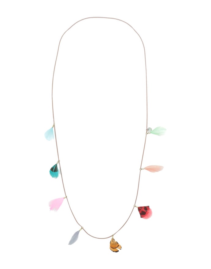 Dlouhý náhrdelník s pírky. (Luá, 919 Kč)