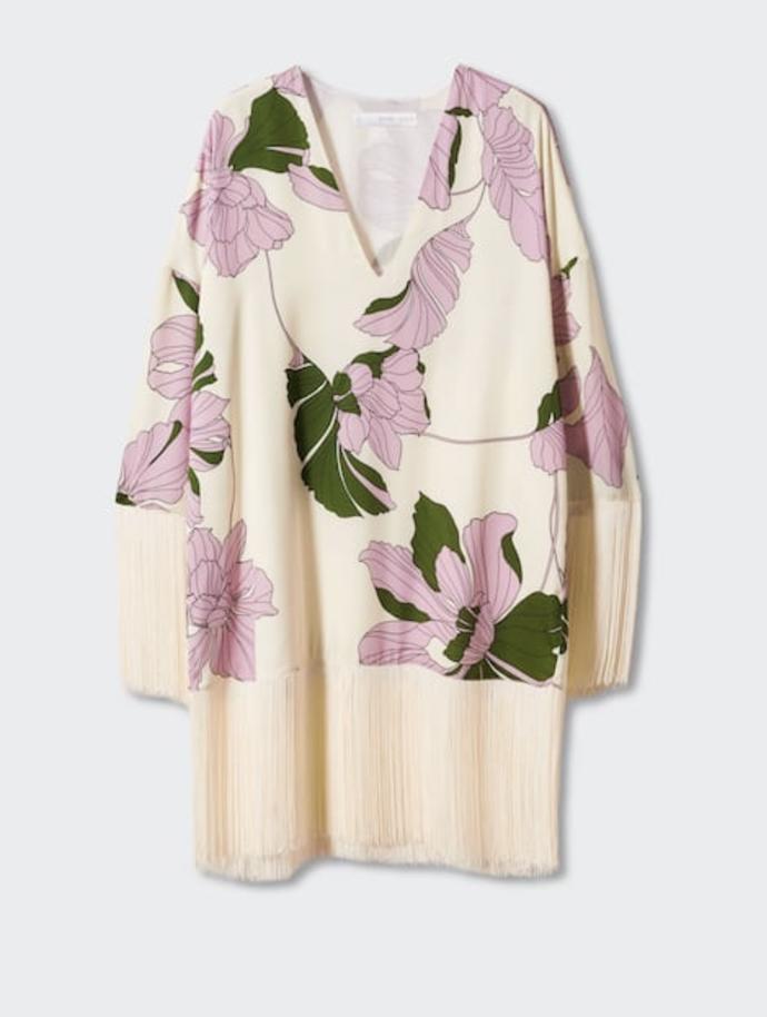 Stejne luxusně můžou třásně vypadat i na prodloužené tunice. (Mango, 1 599 Kč)