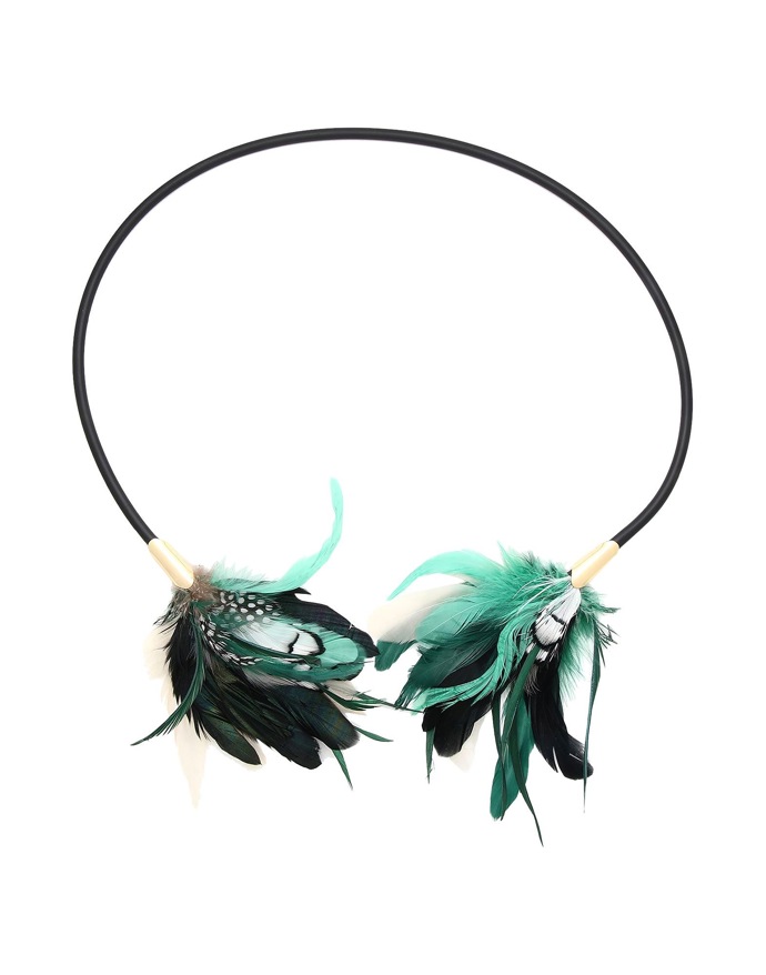 Peříčkový náhrdelník. (Marina Rinaldi, 3 490 Kč)