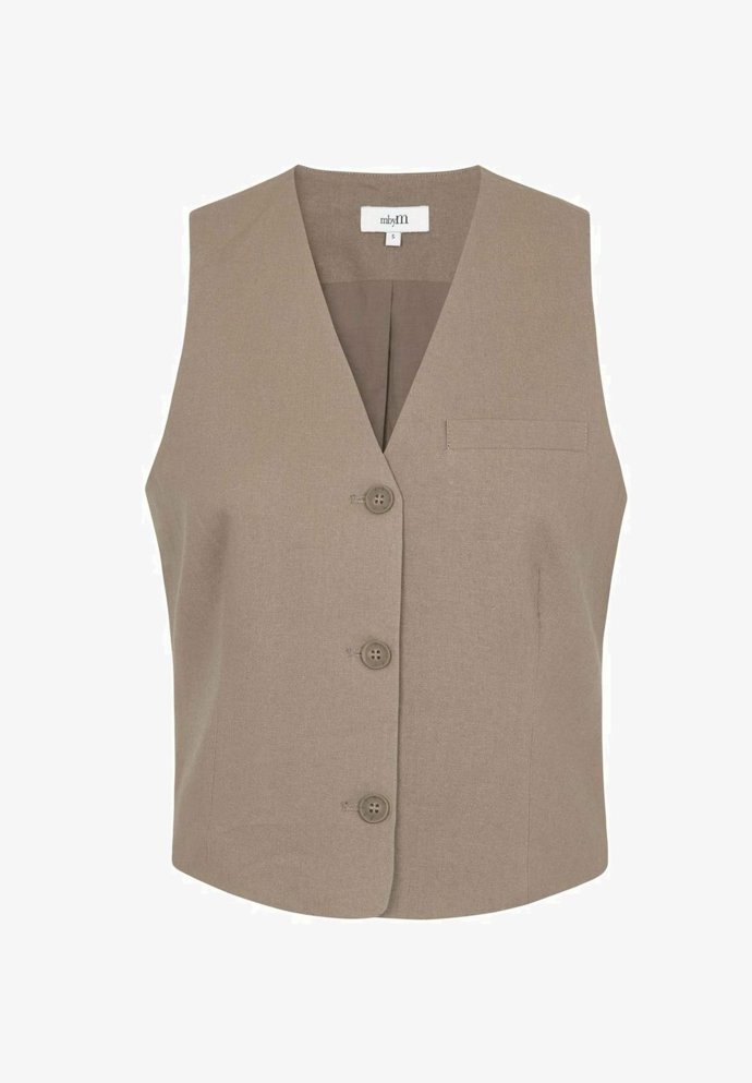 Minimalistická vesta bez výpustků. (mbyM, 1 870 Kč)