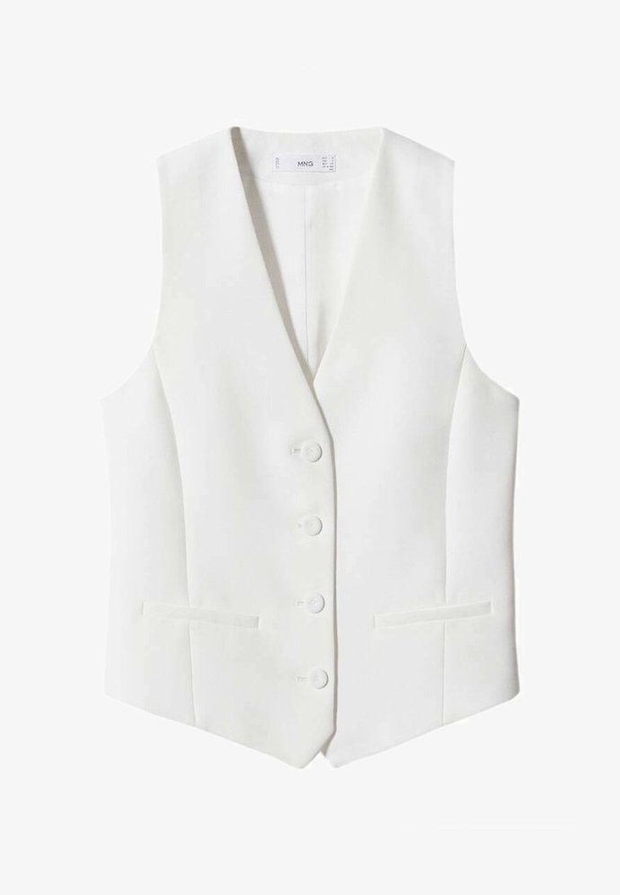 Sněhobílá vesta na tělo. (Mango, 999 Kč)