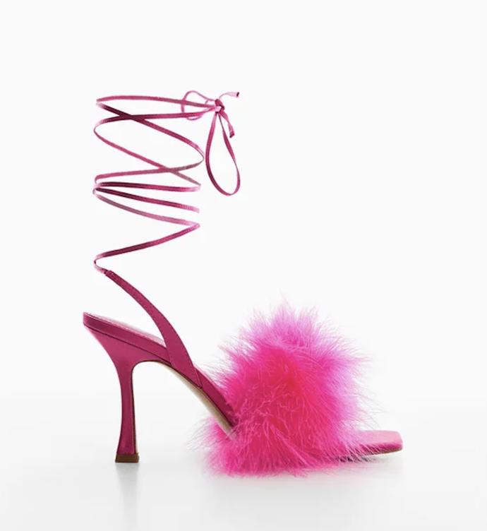 Sandálky se zavazováním. (Mango, 1 299 Kč)