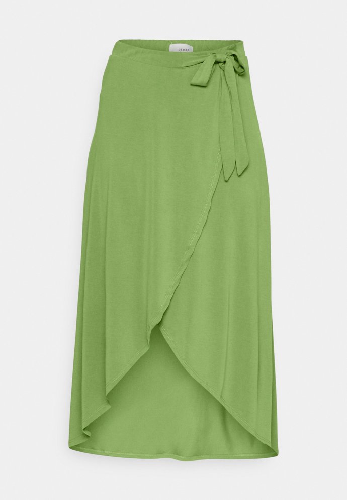 Varianta pro ženy menšího vzrůstu. Zavinovací maxi sukně v délce s přídomkem Petite. (Object Petite, 1 160 Kč)