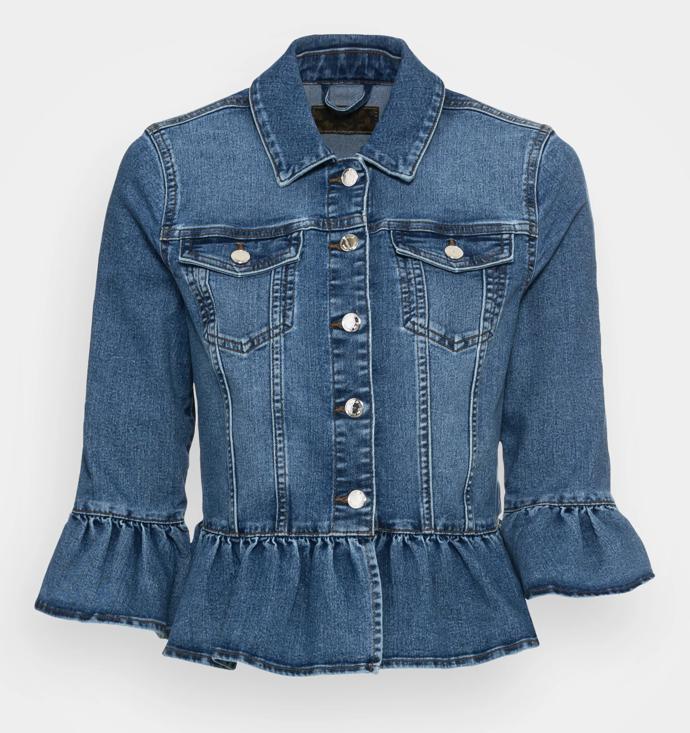 Jednoduché zdobení džínové bundy. (Only, 999 Kč)