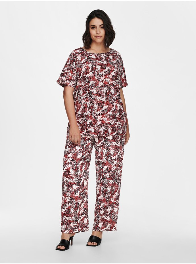 Top v setu s kalhotami. (Only Carmakoma, 699 Kč)