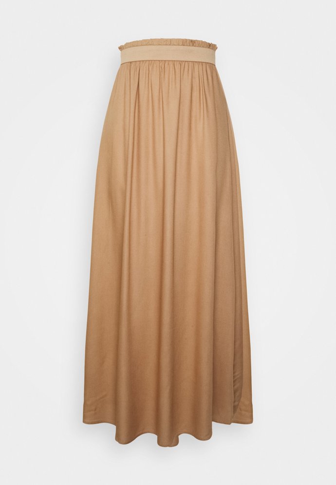 Pro vyšší postavu. Řada s přídomkem Tall disponuje pár centimetry v délce navíc. (Only Tall, 699 Kč)