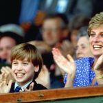 Čerstvě devítiletý William na wimbledonském zápase s maminkou Dianou v červenci 1991.