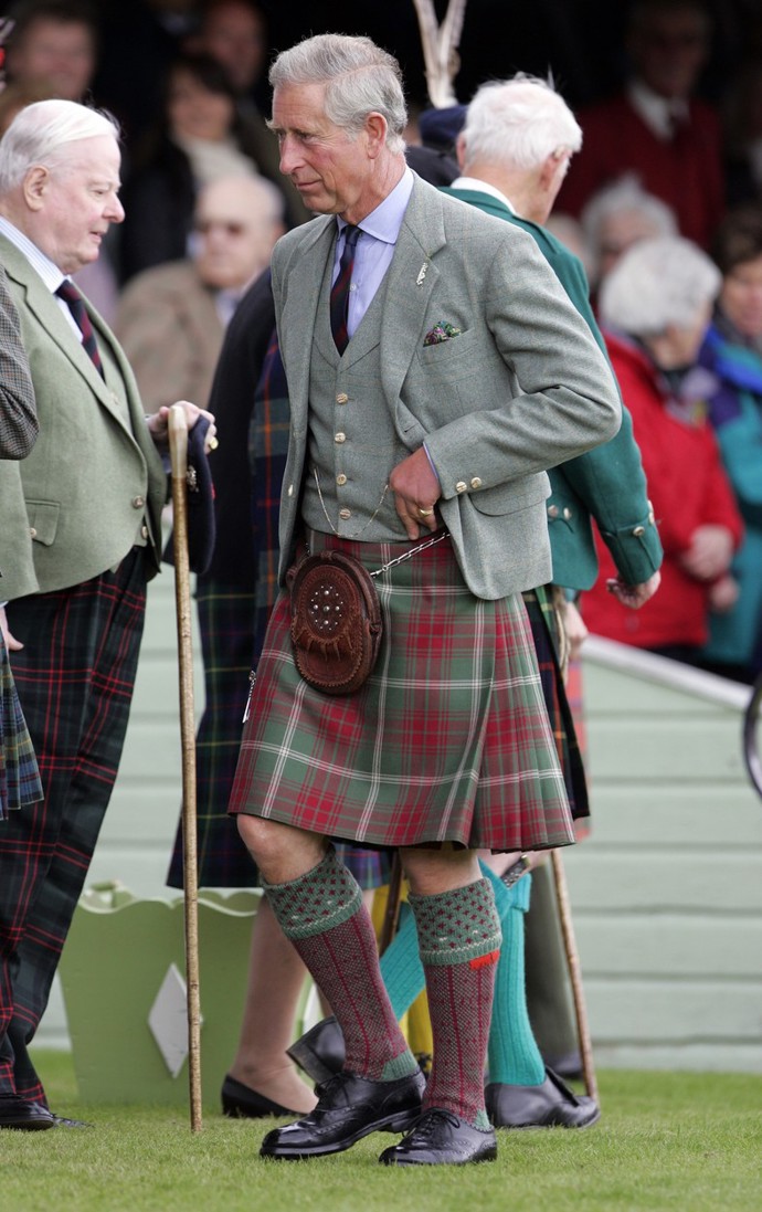 Příznivcem tradičních skotských sukní - kiltů - je britský král Charles III. 