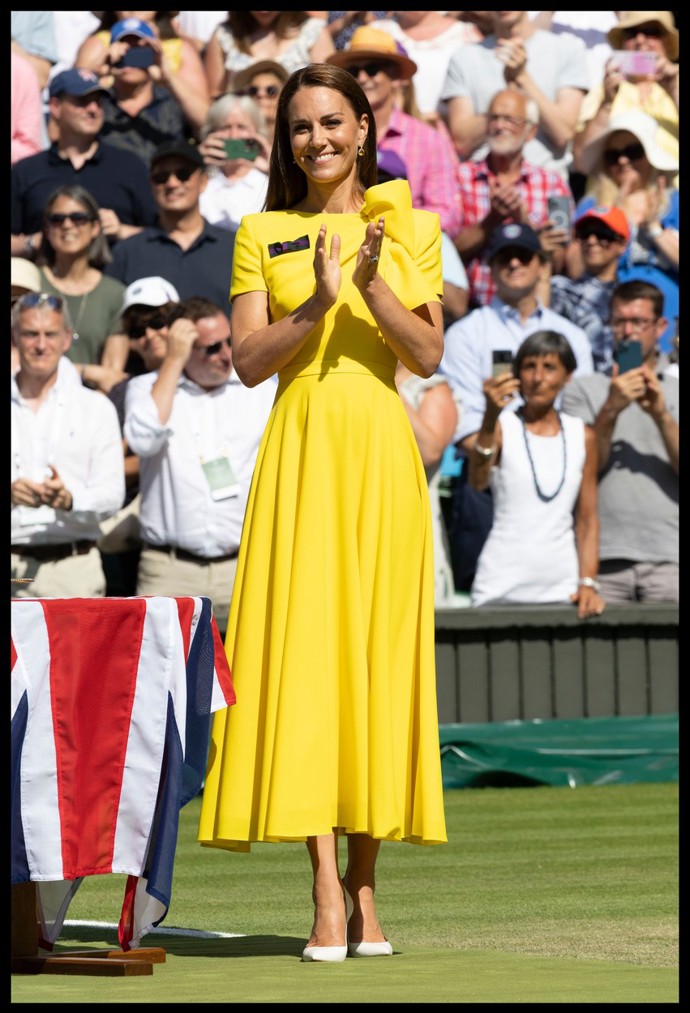 Kate Middleton při předávání trofeje na Wimbledonu 2022. 