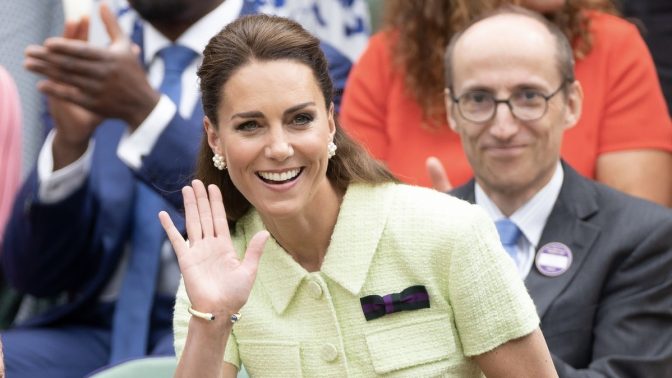 Kate Middleton zářila v limetkovovém modelu na Wimbledonu: Elegantní šaty nyní najdete ve slevách