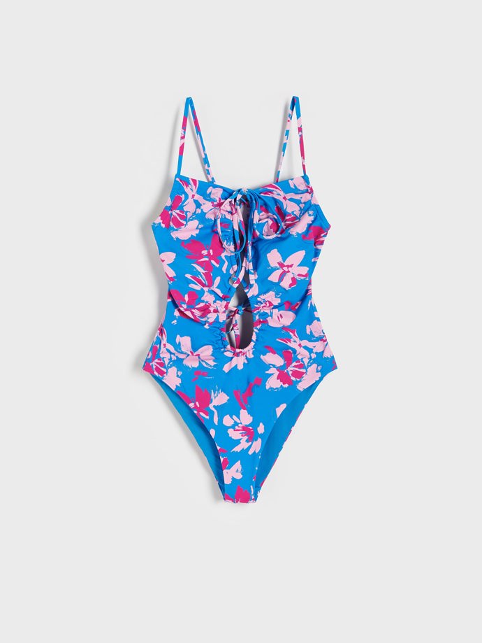 Může být i součástí tvarující modelace průstřihů. (Reserved, 699 Kč)