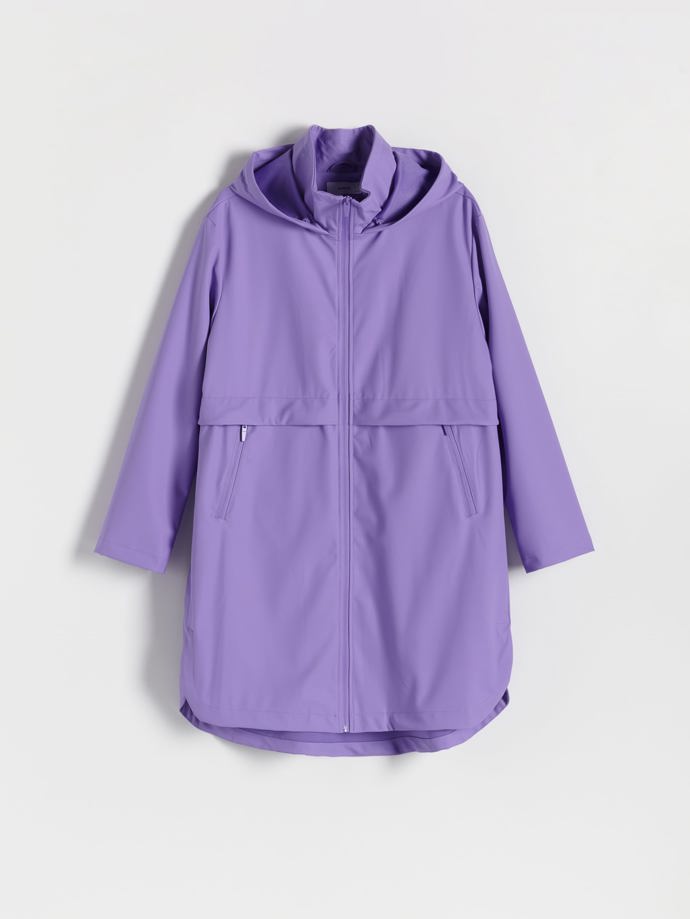 Parka v levandulovém odstínu, další z prvních podzimních vlaštovek. (Reserved, 899 Kč)