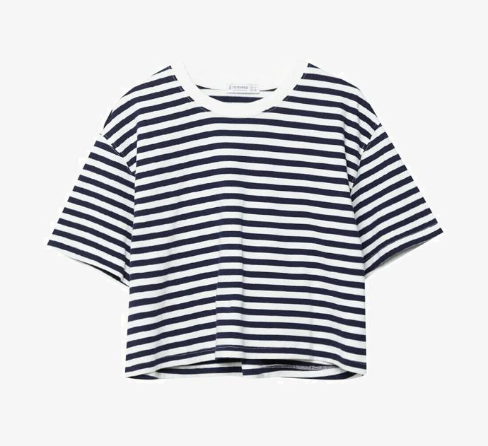 Crop top (Stradivarius, 299 Kč)