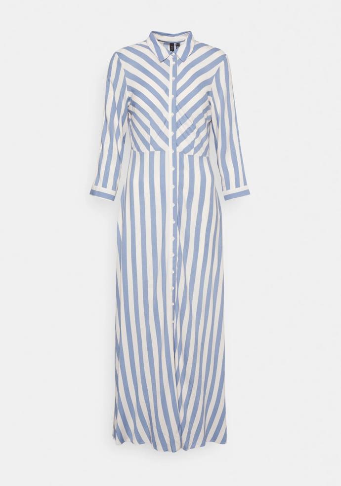 Košilové šaty s asymetrickými pruhy (YAS, 1 999 Kč)