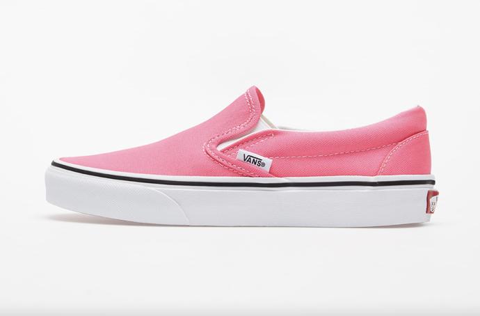 Skvěle poslouží i oblíbené slip-on boty. (Vans, 1790 Kč)