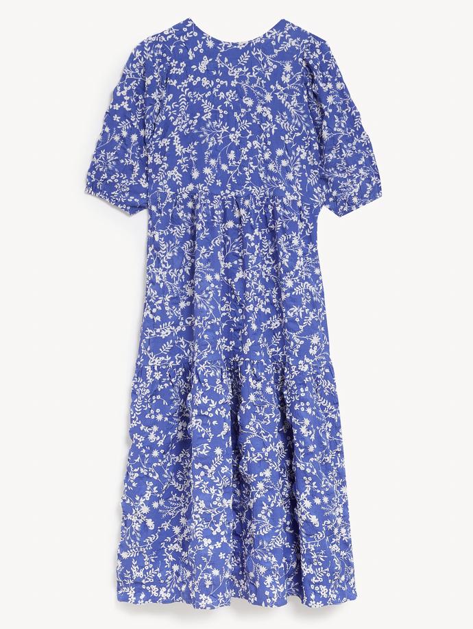 Drobné vzory jsou pro ženy s větší velikostí to pravé. (Marks&Spencer, 1 699 Kč)