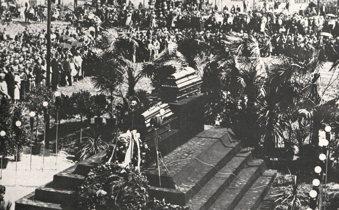 12. července 1932 se mu stala osudnou letecká nehoda. Na jeho pohřeb přišly truchlit desetitisíce lidí.