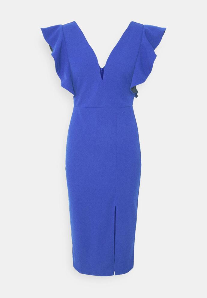 Sofistikovaná elegance v pojetí královsky modrých pouzdrových šatů Wal. G. (1 099 Kč)