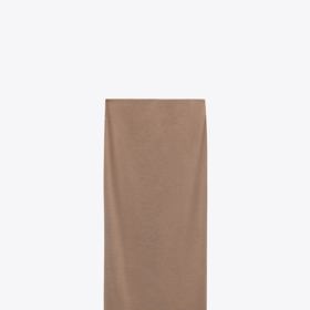 Úpletová klasika ke kotníkům. (Zara, 449 Kč)