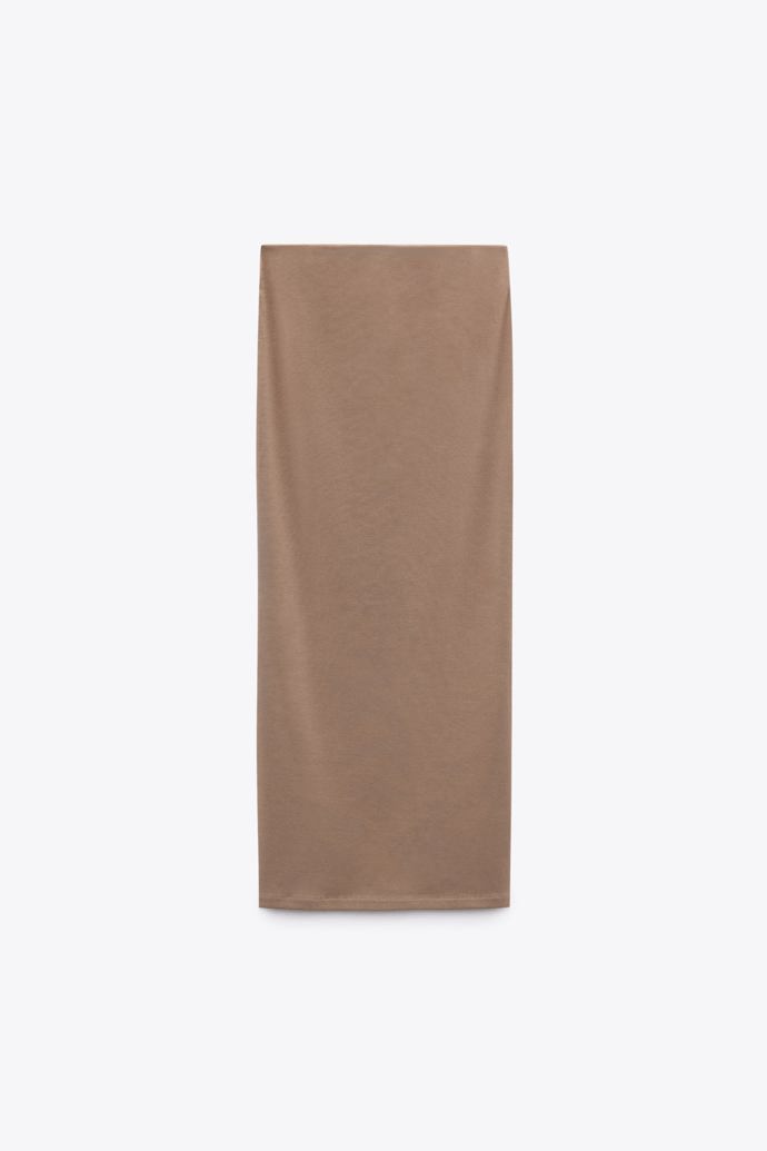 Úpletová klasika ke kotníkům. (Zara, 449 Kč)