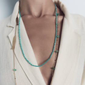 Dvouřadý dlouhý náhrdelník. (Zara, 499 Kč)